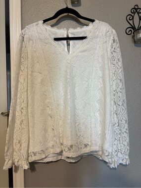 Lace V-Neck Long Sleeve Blouse in White